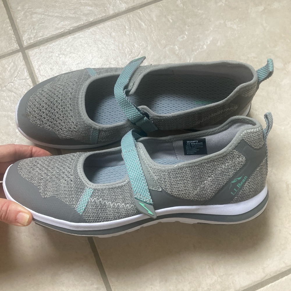 L.L. Bean Mary Janes size 10 - Picture 2 of 7